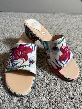 ONO Floral Slide Leather Sandals - Pink White Blues & Green Sz 8
